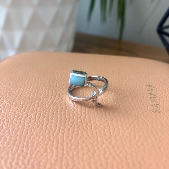 Wavy asymmetrical ring with aqua-colored stone - Sterling silver .925 - Picture 2 of 4